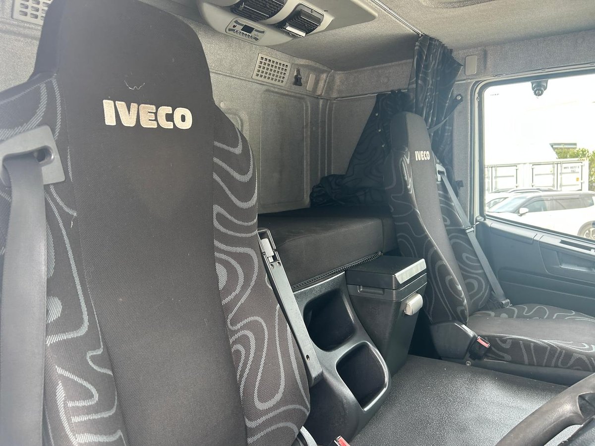2013 Iveco Stralis AT450 image 11