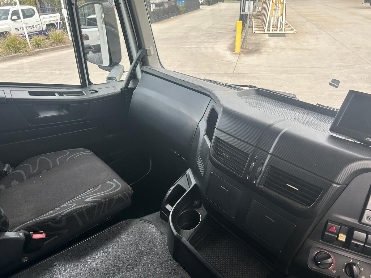 2013 Iveco Stralis AT450 image 15