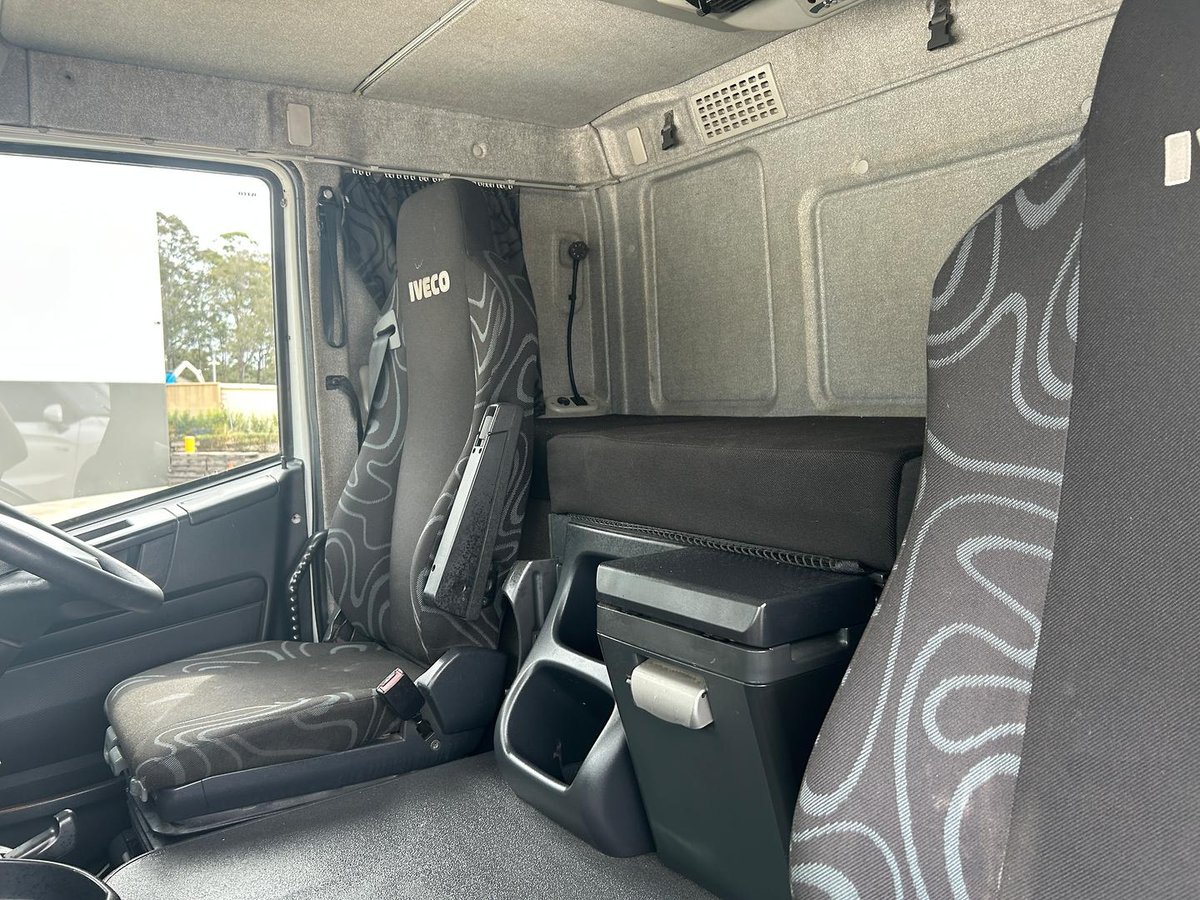2013 Iveco Stralis AT450 image 16