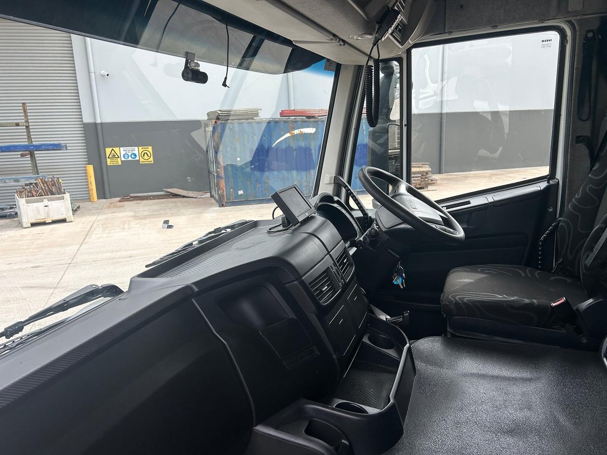 2013 Iveco Stralis AT450 image 17