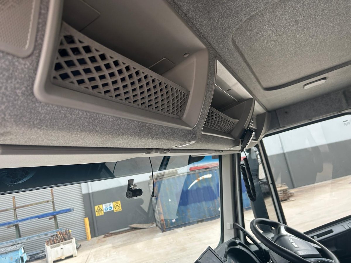 2013 Iveco Stralis AT450 image 18