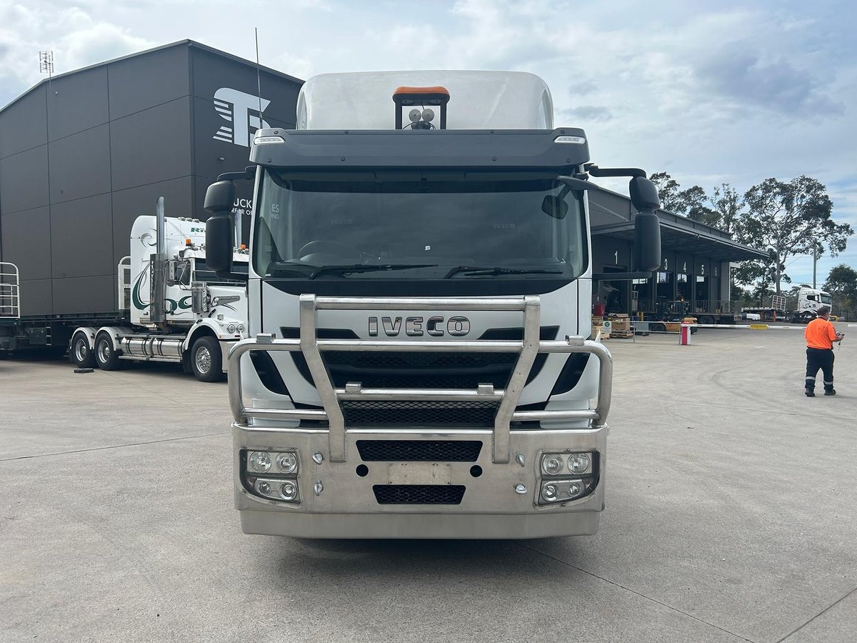 2013 Iveco Stralis AT450 image 2
