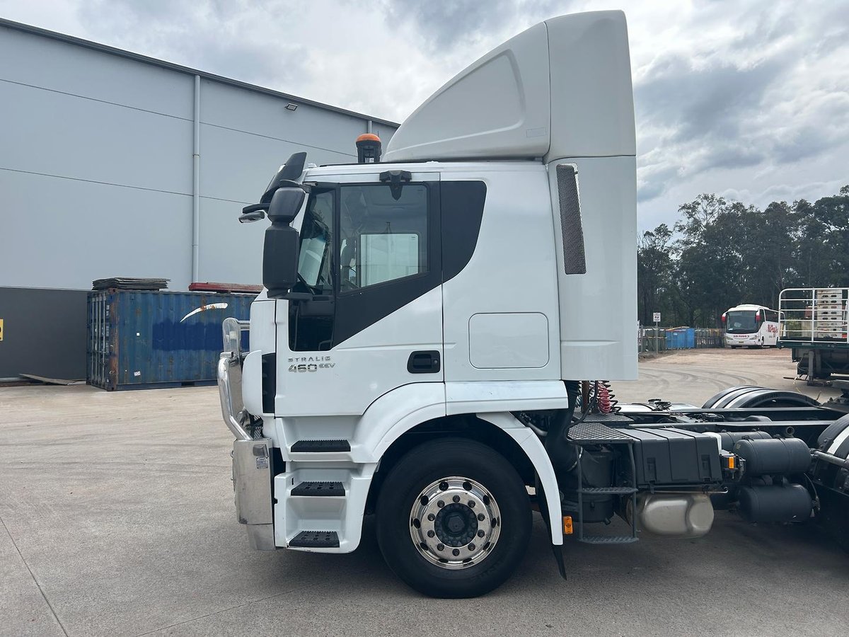2013 Iveco Stralis AT450 image 4