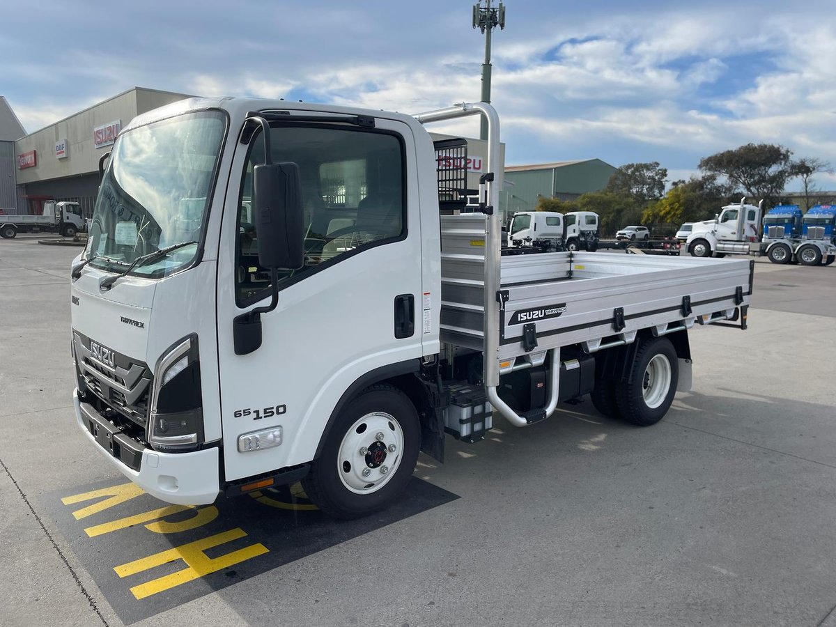 2026 Isuzu N Series image 3