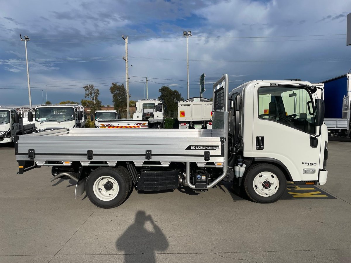 2026 Isuzu N Series image 9