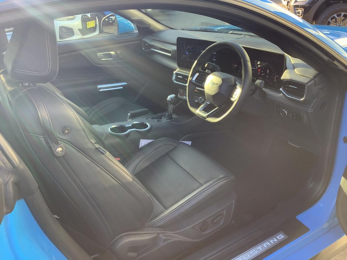 2025 Ford Mustang image 15