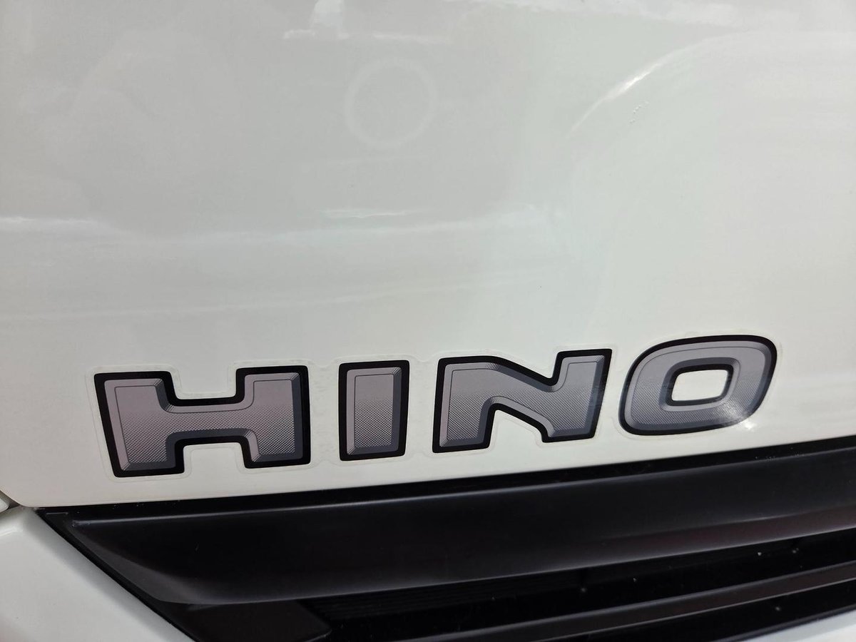 2015 Hino 616 - 300 Series Car License Van And Lift image 14