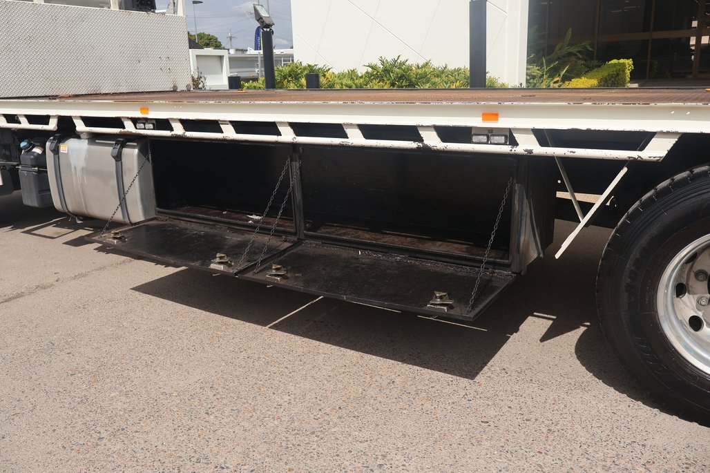 2022 HINO GH 500 image 13