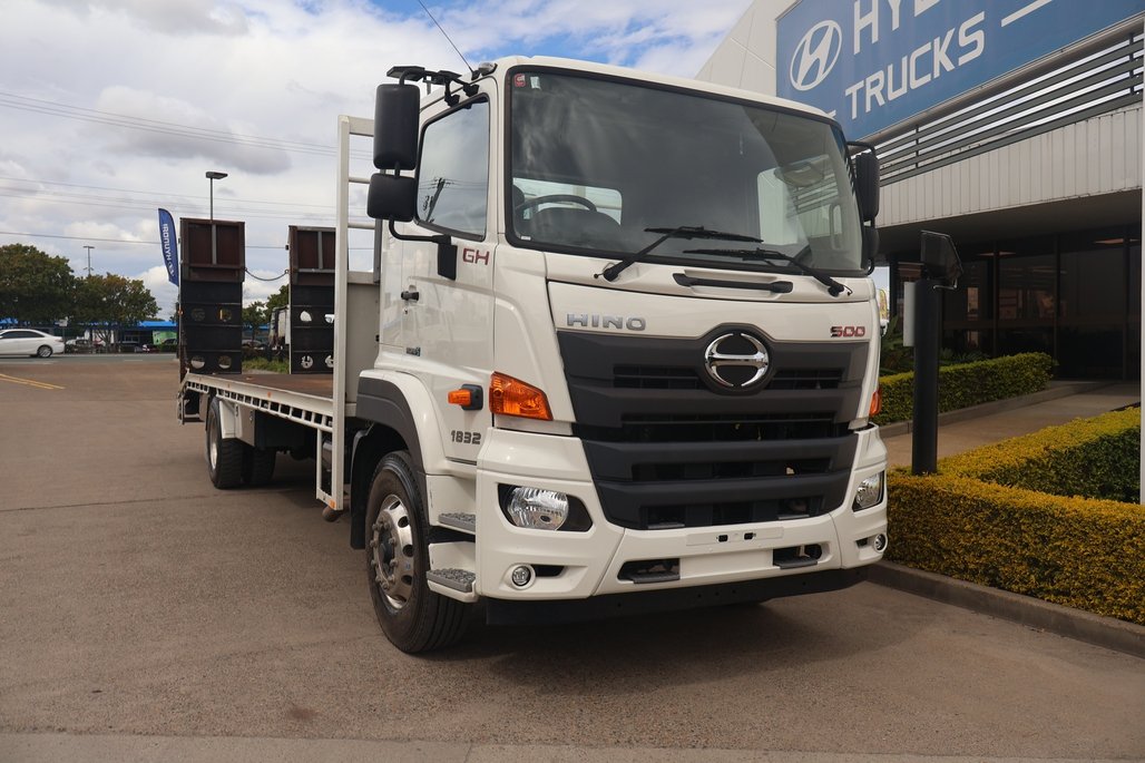 2022 HINO GH 500 image 17