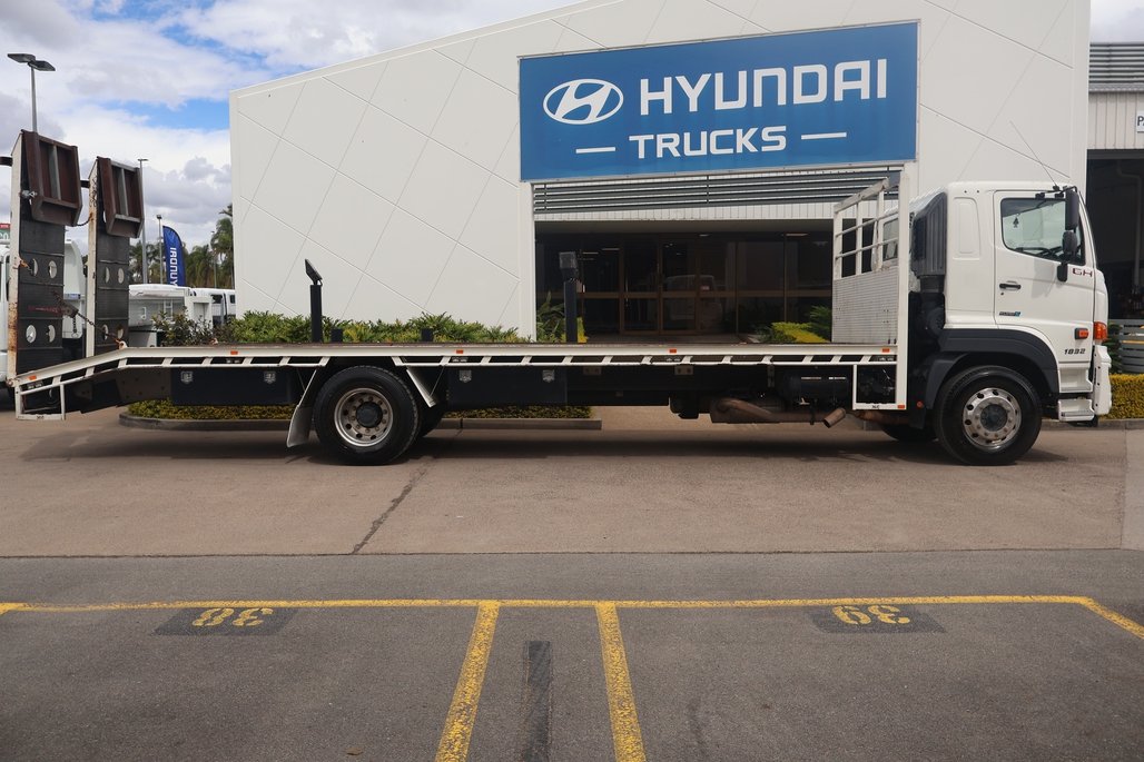 2022 HINO GH 500 image 18