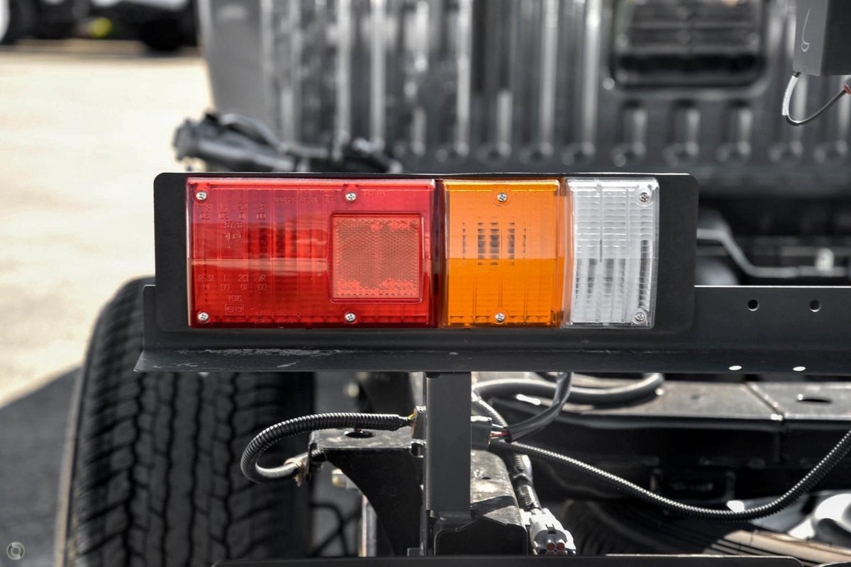 2025 Isuzu D-MAX BLADE MY25.5 4X4 Dual Range image 7