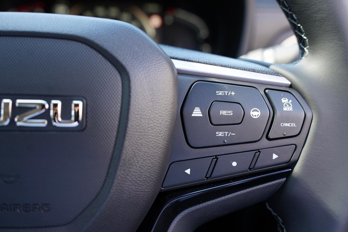 2025 Isuzu MU-X LS-U MY25.5 4X4 Dual Range image 12