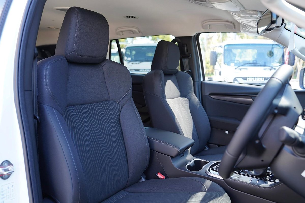 2025 Isuzu MU-X LS-U MY25.5 4X4 Dual Range image 9