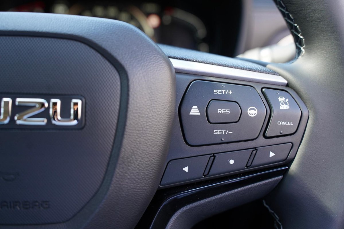 2025 Isuzu MU-X LS-U MY25.5 4X4 Dual Range image 12