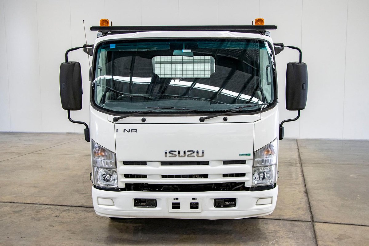 2013 Isuzu N Series NNR 200 image 4