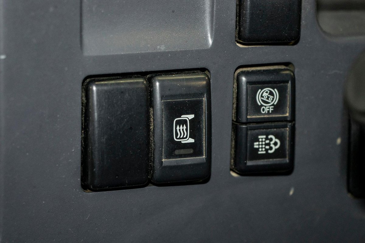 2013 Isuzu N Series NNR 200 image 11