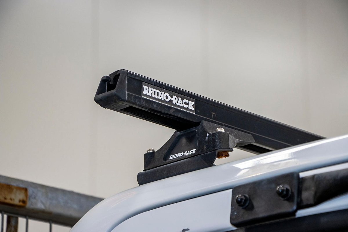 2013 Isuzu N Series NNR 200 image 17