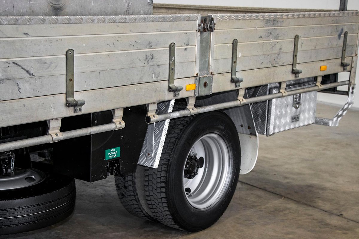 2013 Isuzu N Series NNR 200 image 15