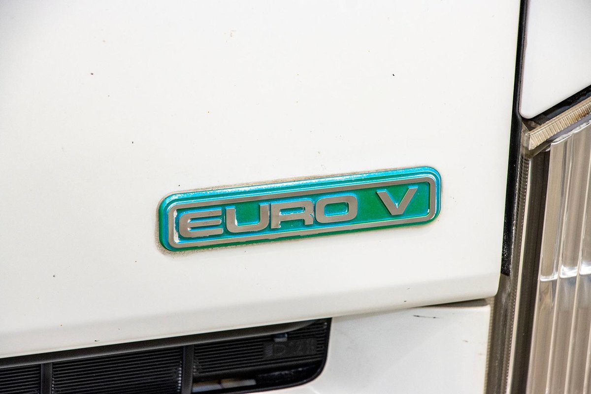 2013 Isuzu N Series NNR 200 image 14