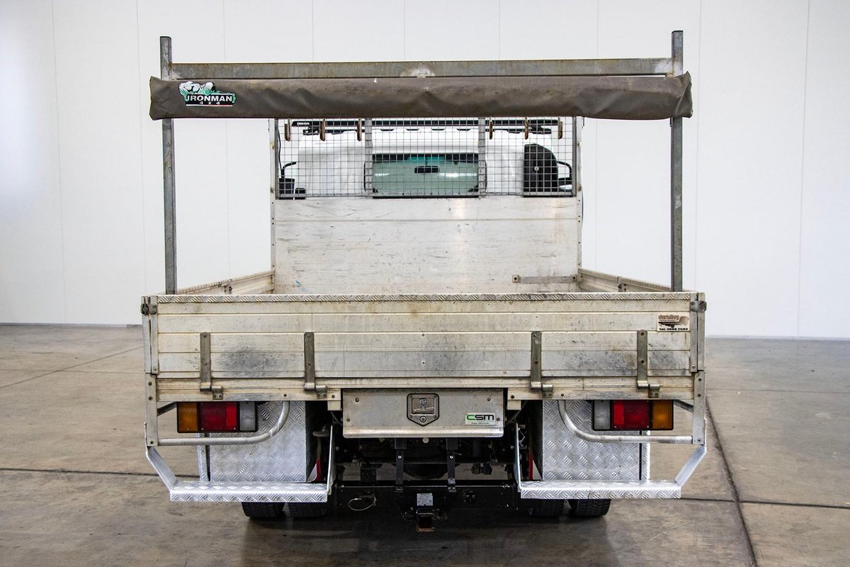2013 Isuzu N Series NNR 200 image 5