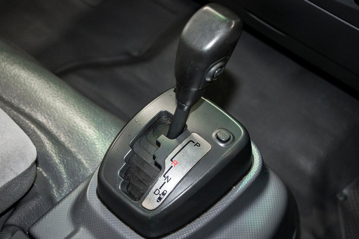2021 Isuzu N Series NNR 45-150 image 11