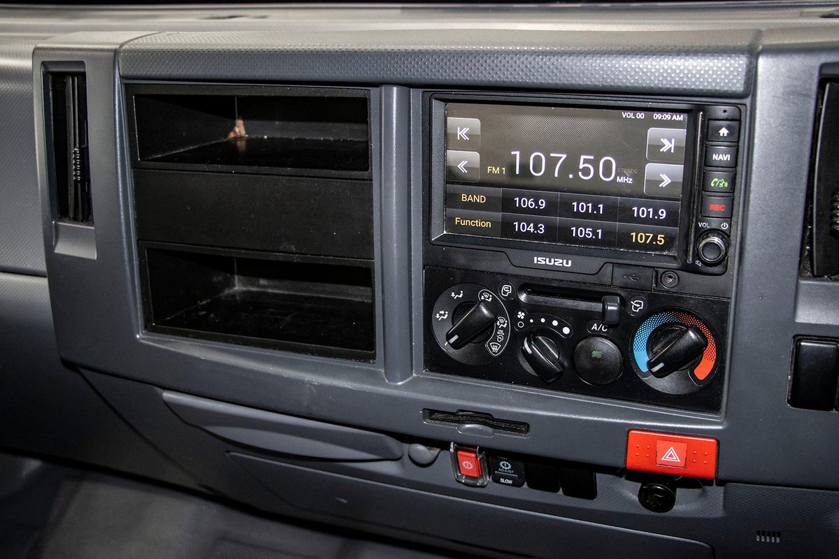 2021 Isuzu N Series NNR 45-150 image 12