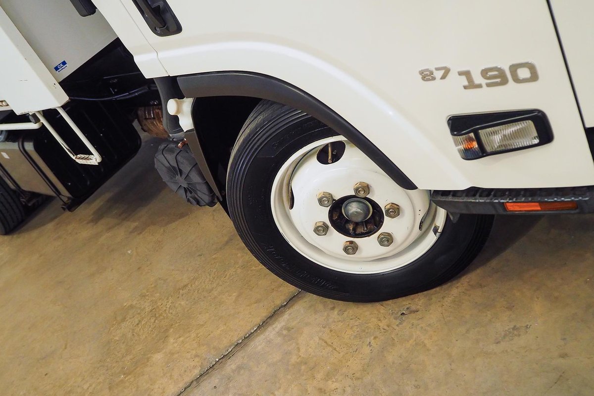 2017 Isuzu N Series NQR 87/80-190 image 18