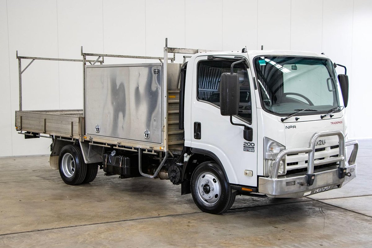 2008 Isuzu N Series NPR 200/275 image 3