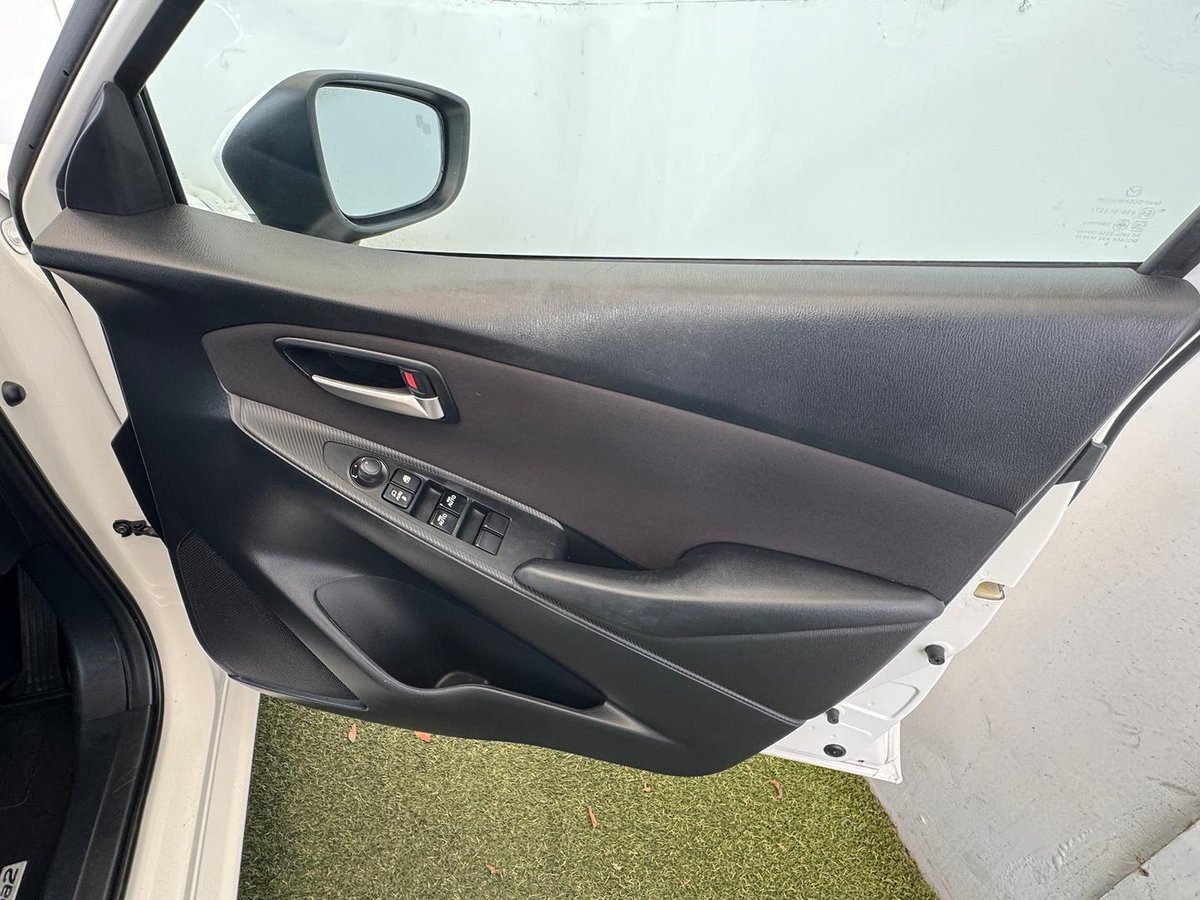 2023 Mazda 2 G15 Pure DJ Series image 10
