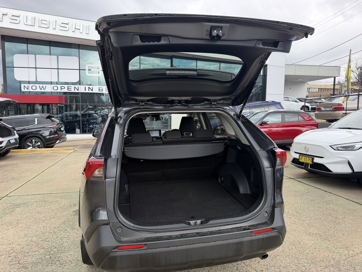2021 Toyota RAV4 GX AXAH54R 4X4 On Demand image 9
