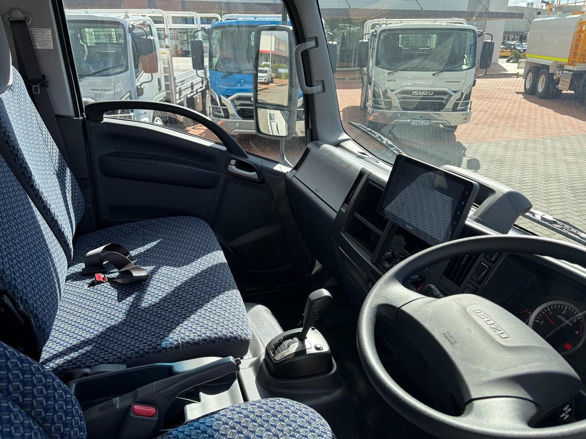 2025 Isuzu Nnr 45 150 Amt Mwb 4.5M Dropside Tray image 2