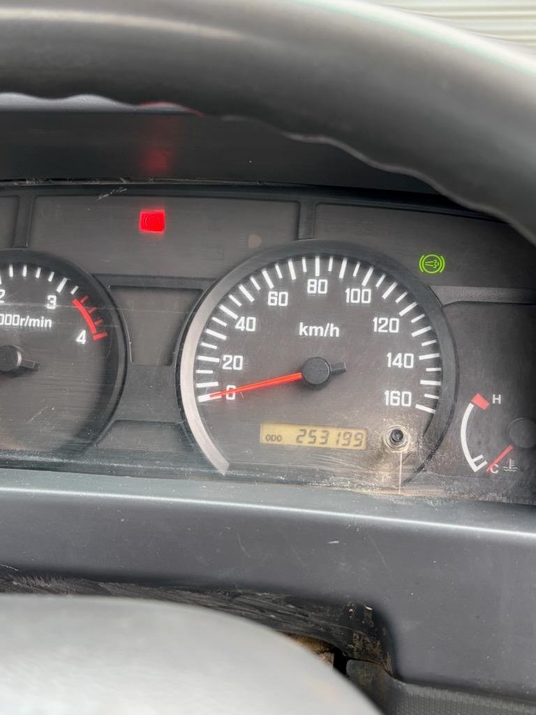 2011 Isuzu N Series NPR 200/275 image 12