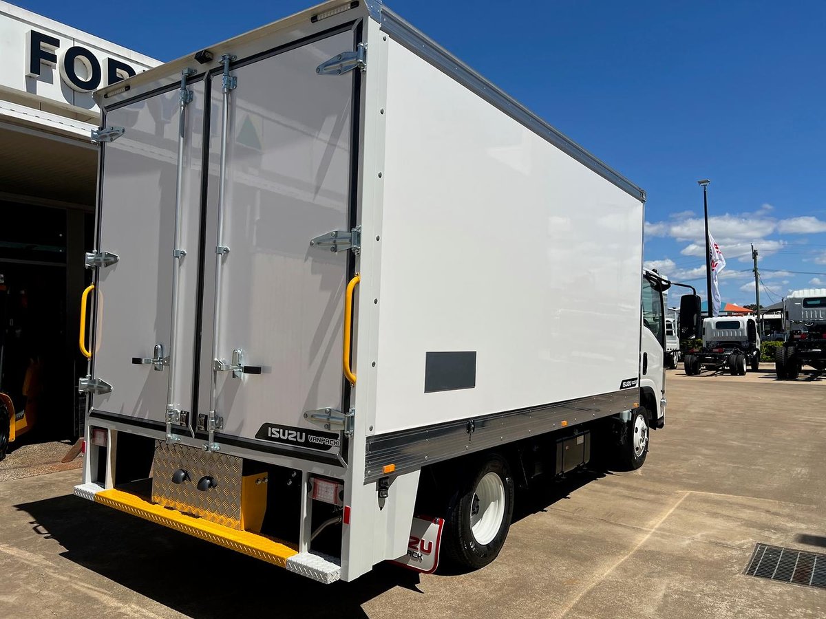 2026 Isuzu N Series image 15