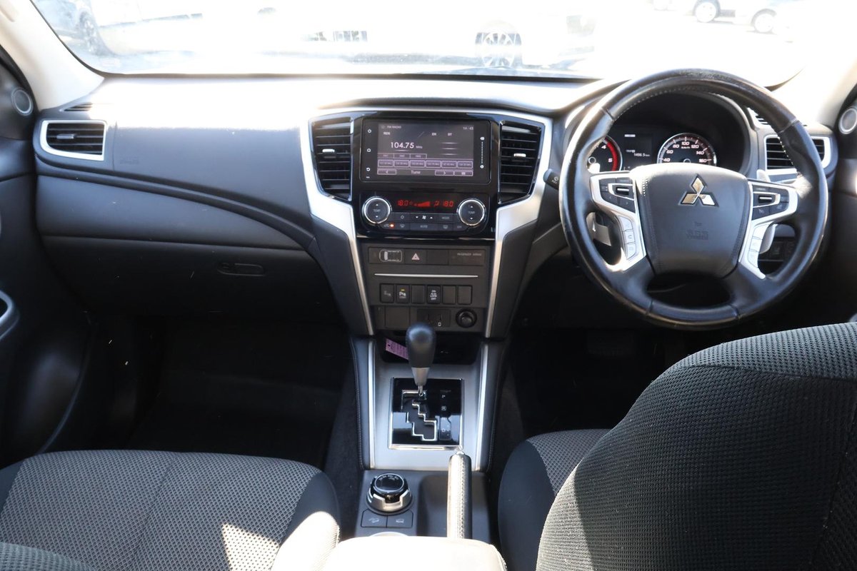 2022 Mitsubishi Triton GLS MR MY22 4X4 Dual Range image 8