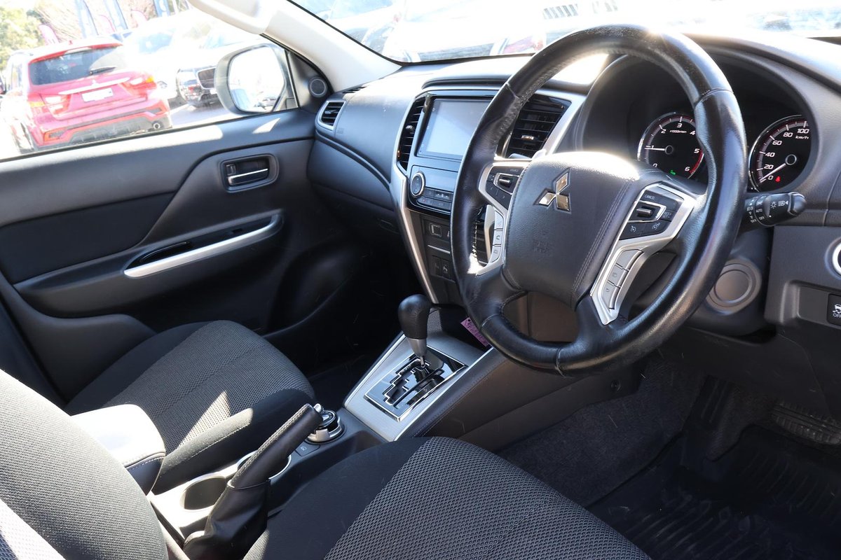 2022 Mitsubishi Triton GLS MR MY22 4X4 Dual Range image 7