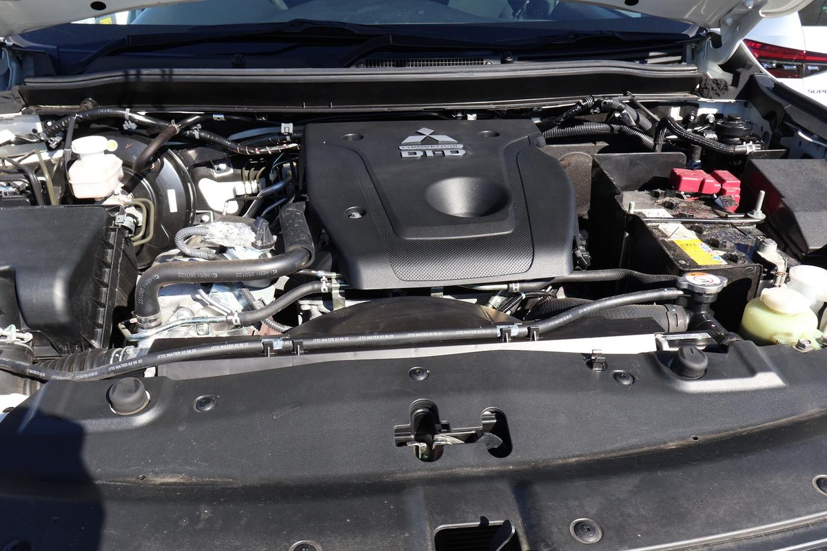 2022 Mitsubishi Triton GLS MR MY22 4X4 Dual Range image 28