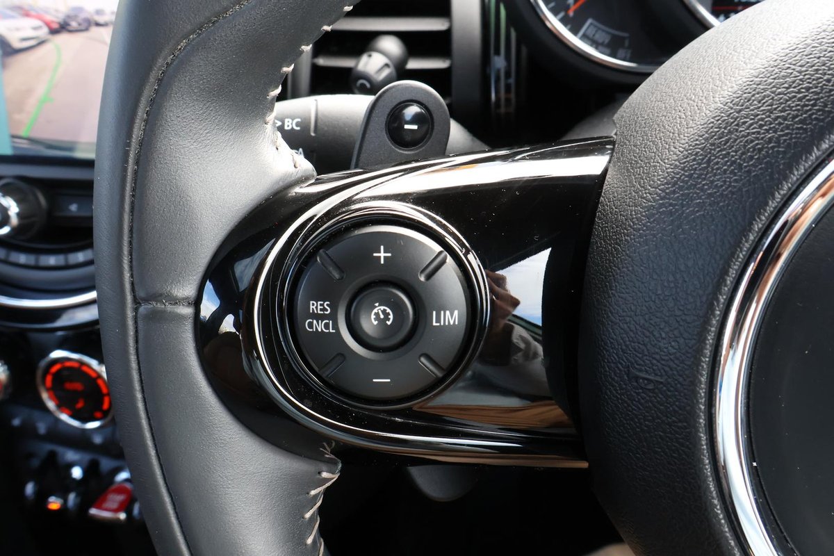 2019 MINI Hatch Cooper S 60 Years Edition F55 LCI image 11