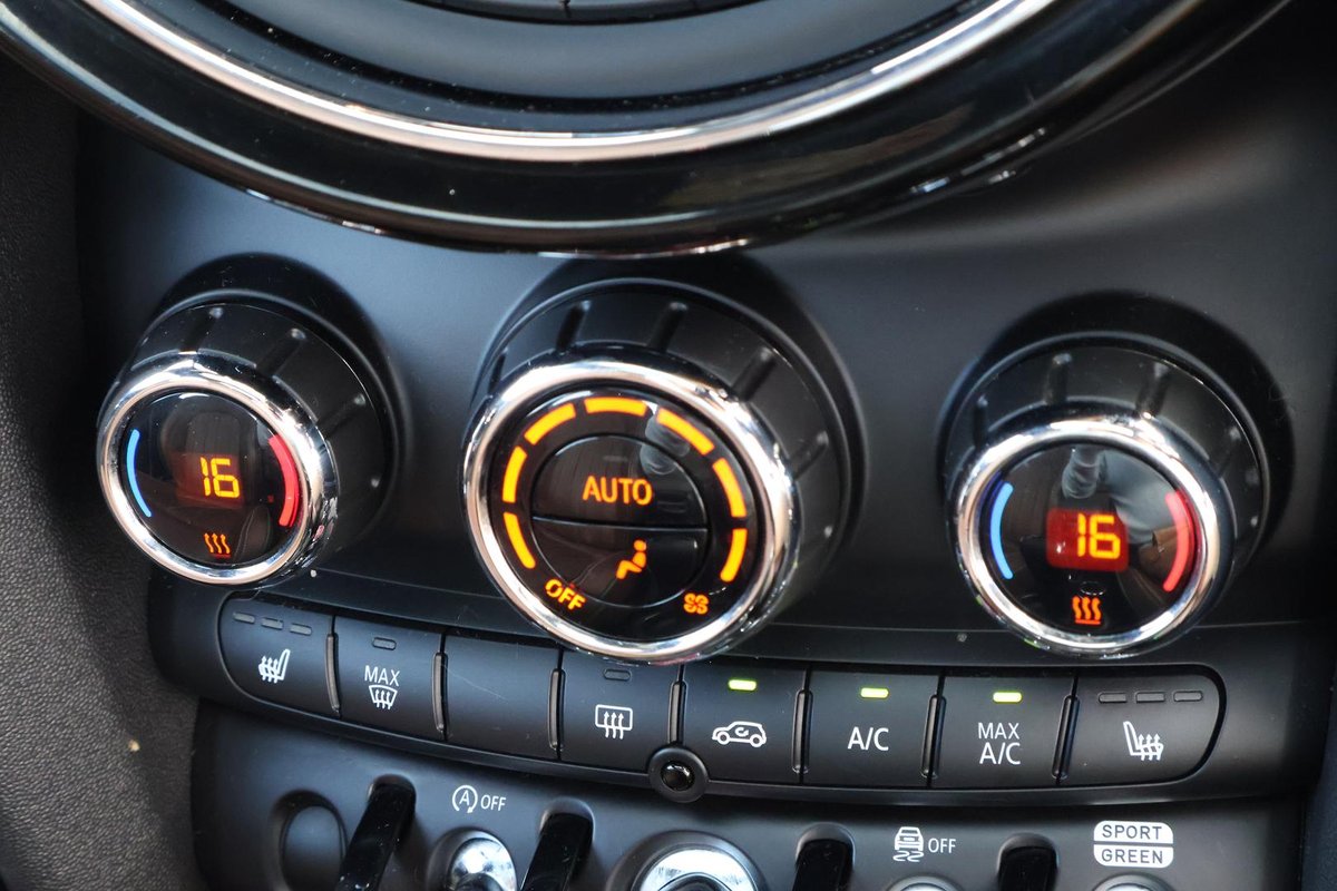 2019 MINI Hatch Cooper S 60 Years Edition F55 LCI image 19