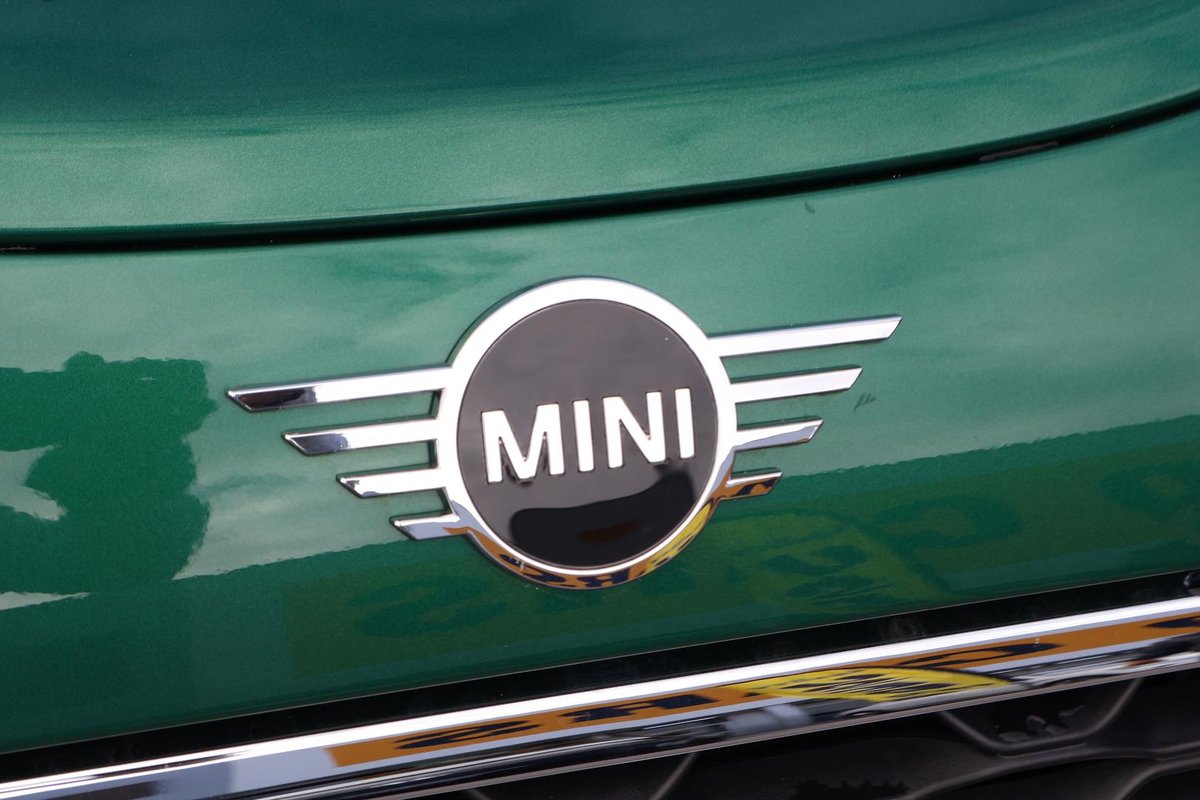 2019 MINI Hatch Cooper S 60 Years Edition F55 LCI image 34