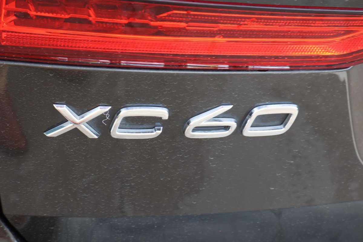 2021 Volvo XC60 T5 Momentum MY21 AWD image 35