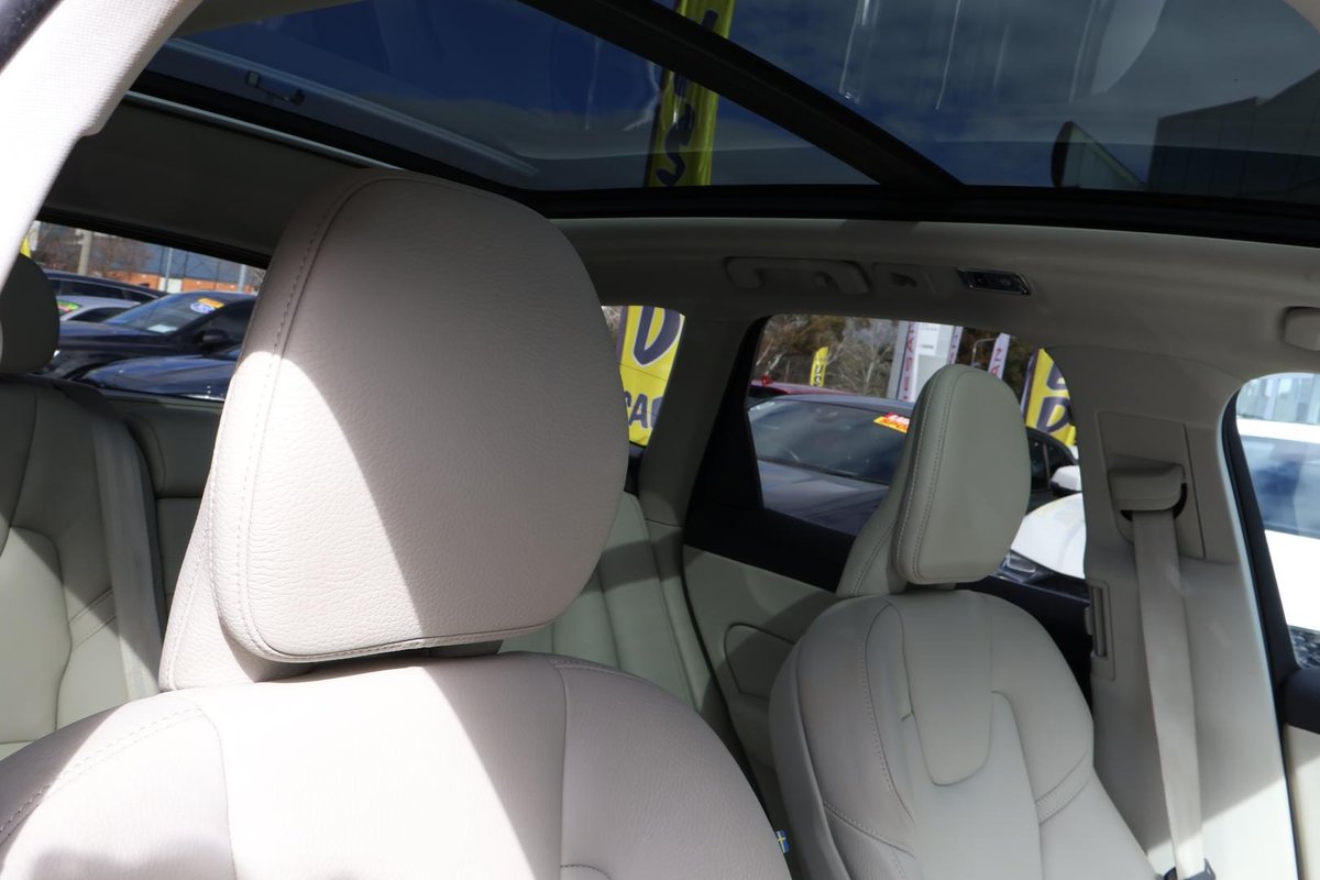 2021 Volvo XC60 T5 Momentum MY21 AWD image 8