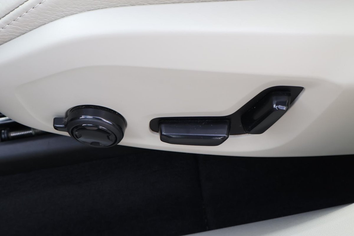 2021 Volvo XC60 T5 Momentum MY21 AWD image 29