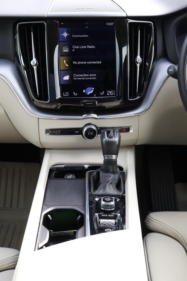 2021 Volvo XC60 T5 Momentum MY21 AWD image 17