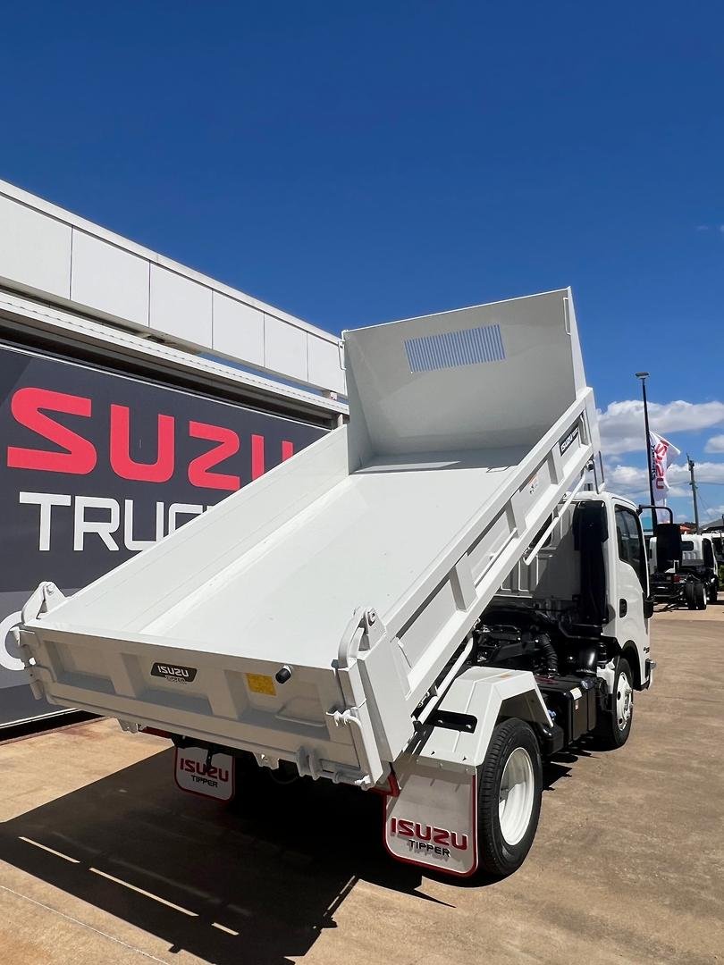 2026 Isuzu N Series image 5