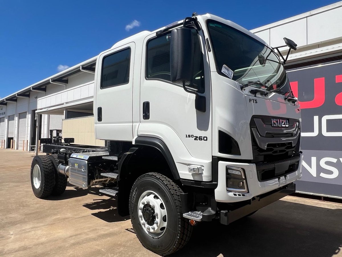 2026 Isuzu F Series image 2