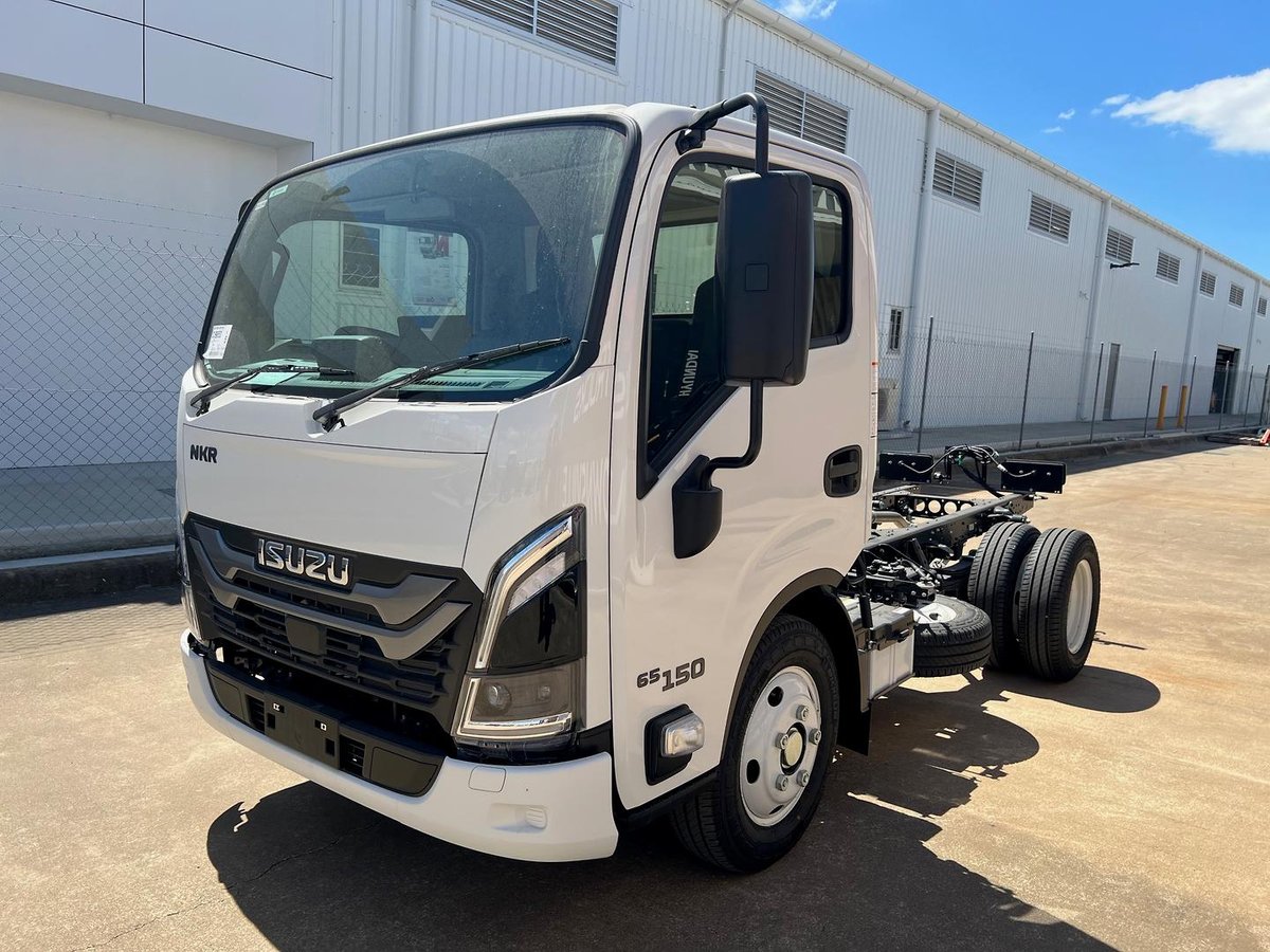 2026 Isuzu N Series image 9