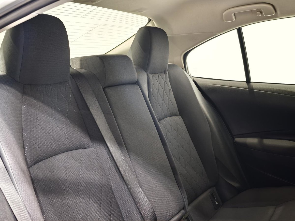 2015 Toyota Corolla image 17