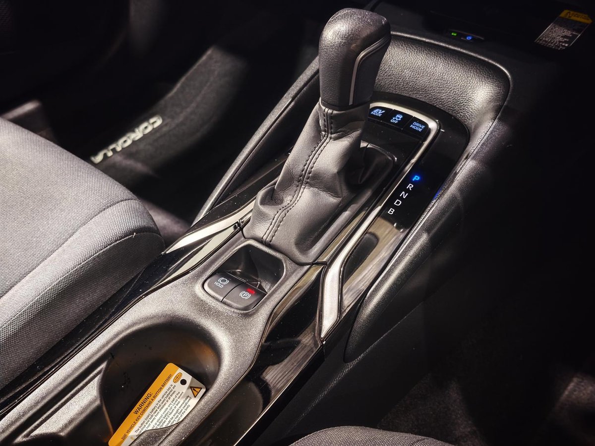 2015 Toyota Corolla image 13