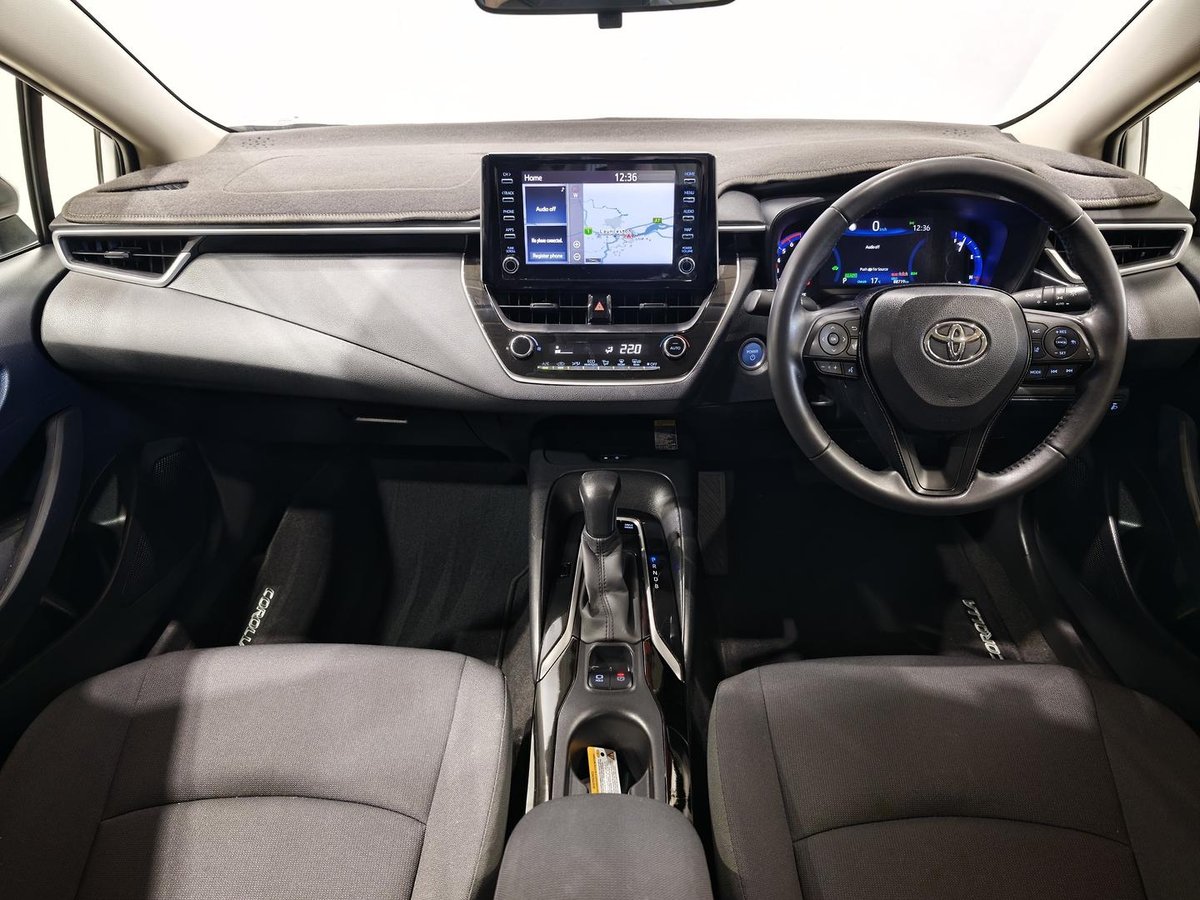2015 Toyota Corolla image 16