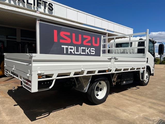 2025 Isuzu N Series image 2